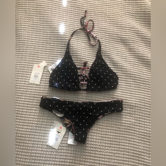 Billabong reversible bikini! - Picture 2 of 3